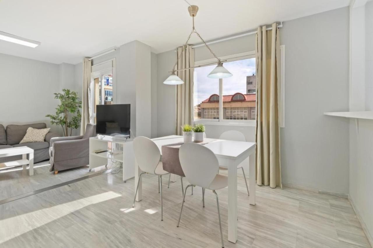 מאלגה Apartamento En Calle Cuarteles De Dos Habitaciones מראה חיצוני תמונה