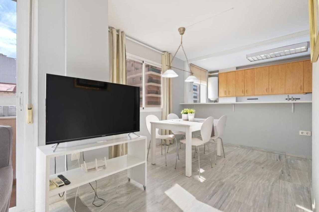 מאלגה Apartamento En Calle Cuarteles De Dos Habitaciones מראה חיצוני תמונה