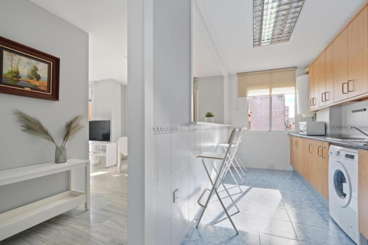 מאלגה Apartamento En Calle Cuarteles De Dos Habitaciones מראה חיצוני תמונה