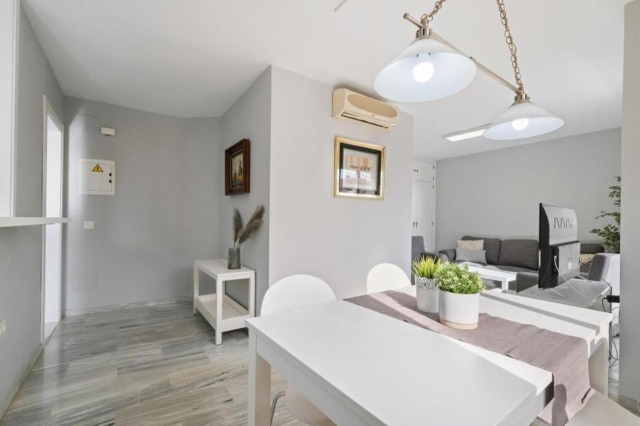 מאלגה Apartamento En Calle Cuarteles De Dos Habitaciones מראה חיצוני תמונה