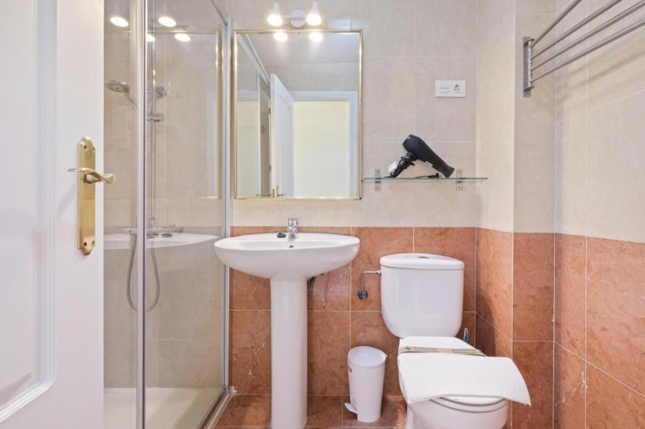 מאלגה Apartamento En Calle Cuarteles De Dos Habitaciones מראה חיצוני תמונה